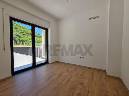 Shitet apartament 3+1 tek Zgjerimi Kodra e Diellit