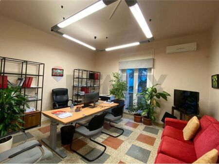 Ufficio - In Affitto - Via Brigada VIII, Tirana(ID: 530261070-233)