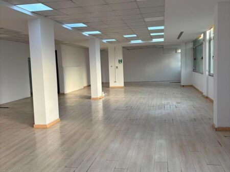 Locale commerciale in affitto, Bllok