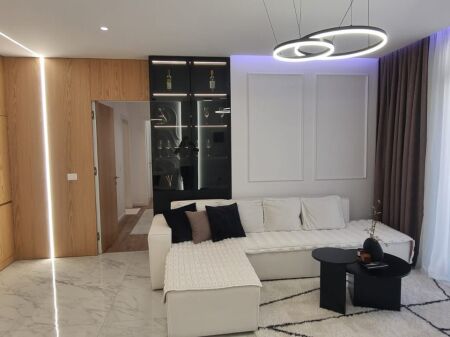 Apartment 2+1 for rent with parking space at Ura e Nisharakut, opposite the Delijorgji Complex.