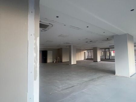 Spazio Commerciale Premium in Affitto – Complesso Delijorgji