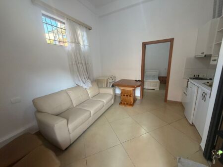 Jepet me qera Apartament 1+1 tek Ali Demi/ Rruga Hekuran Mara