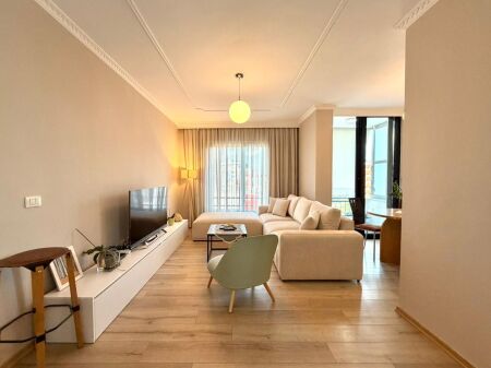 Jepet me Qera: PenthouseRr. Kosovareve - Liqeni (Uni Barleti) 2+1+2Ballkone & Tarrace e Shfrytezueshme | 1,500€/muaj