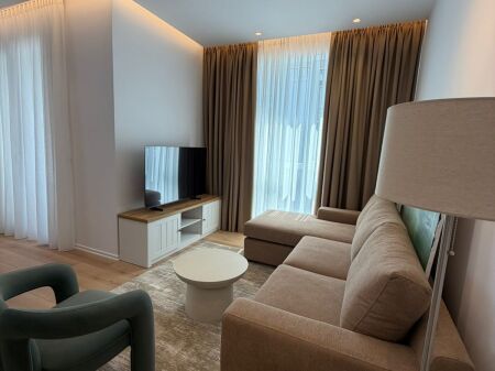 Tirane Komuna e Parisit , jepet me qera apartament 1+1+Ballkon Kati 2, 70 m² 105.000 Leke (Parkim i Perfshire ne Cmim )
