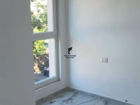 UFFICIO IN AFFITTO 64M2 LAPRAKE 40.000 LEKE FH-79579