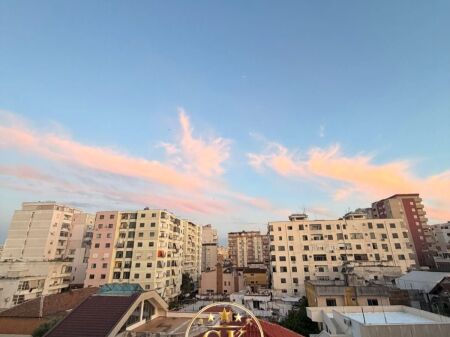 APARTAMENT ME QERA  • 2+1+Ballkon  Lagja 5,Prane Vodafone