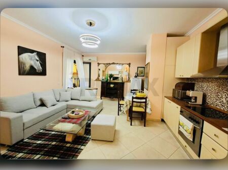 Apartament 1+1 me Qira tek Pazari i Ri