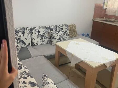 Apartament 1+1. 40000 leke .Fakulteti i mjeksis