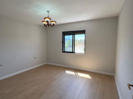Shitet,Apartament 1+1, Ali Demi