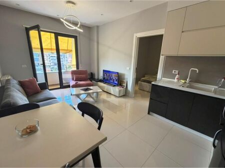 Apartament 1+1 per qira tek Pazari i Ri