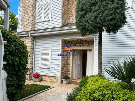 SHITET SUPER VILE 2 KATSHE + PAPAFINGO "GARDEN VILLAS - TEG" 1.300.000 EURO