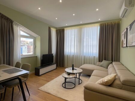 SHITET - Apartament 2+1 i konvertuar në Myslym Shyr