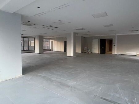  AMBIENTE COMMERCIALE PREMIUM IN AFFITTO – COMPLESSO DELIJORGJI 