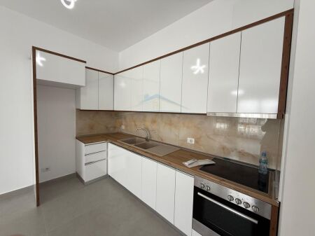 JAP ME QERA Apartament 1+1, Ish-Dogana, Tiranë. DB70497