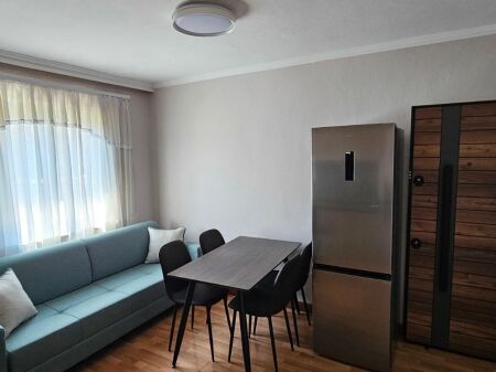  Jepet me qira apartament 1+1   Mihal Grameno, pranë shkollës 9-vjeçare Mihal Grameno 50.000 Lekë/muaj