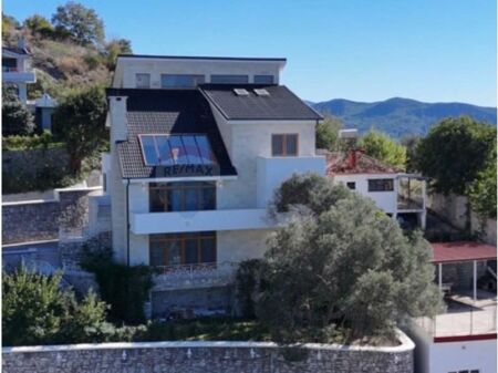 Villa in affitto, Petrele
