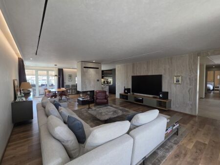At Presidenca Luxurious Furnished Penthouse for Sale Beautiful