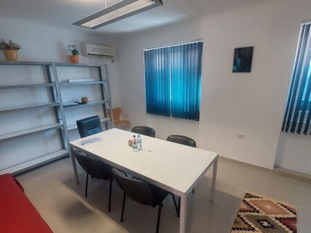 Rent | Ambjent Biznesi | Skanderbeg Square | 350 €/month