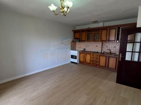 Shitet, Apartament 1+1, Ali Demi, Tirane.
