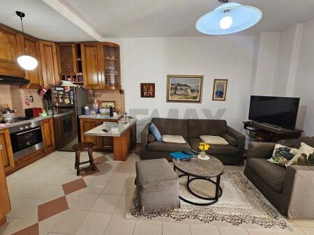 SHITET APARTAMENT 2+1 PRANË PAZARIT TË RI