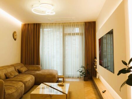Super Apartament Modern 3+1+2 për Shitje te Lake View Residence