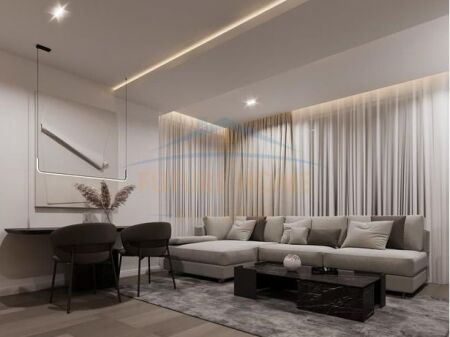 Shitet, Apartament 1+1, Komuna e Parisit