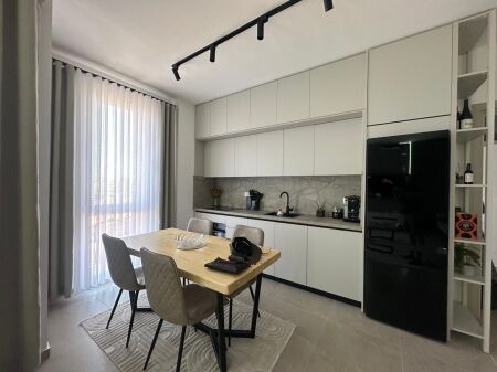  Jepet Apartament me Qira  Pranë Stacionit të Trenit, Rruga Vjosa