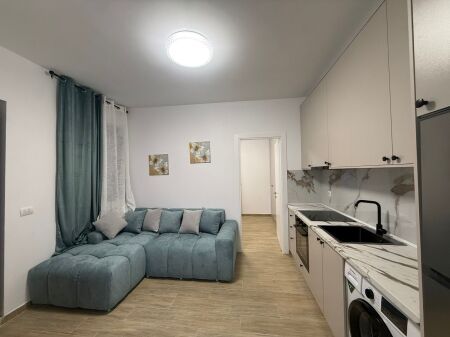Apartament me qera 1+1 - 5 Maj, rruga Lucie Miloti , perballe Black Stone