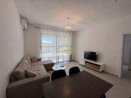 APARTAMENT ME QIRA 2+1+2 5 MAJI 60.000 LEKE
