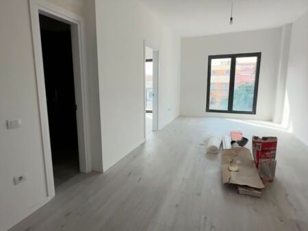 Jepet me qera apartament 2+1 ne Qender