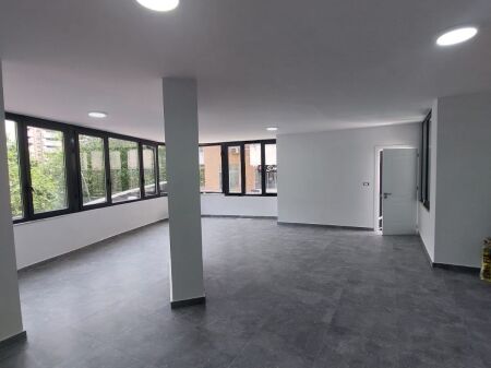 UFFICIO IN AFFITTO 150 M2 STRADA DI KAVAJA
