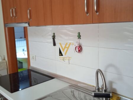 JEPET GARSONIERE 40 M2 ME QERA NE QENDER 50.000 LEKE