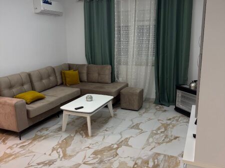 Affitto | Vilë 2 + 1 | Ali Demi | 650 €/mese