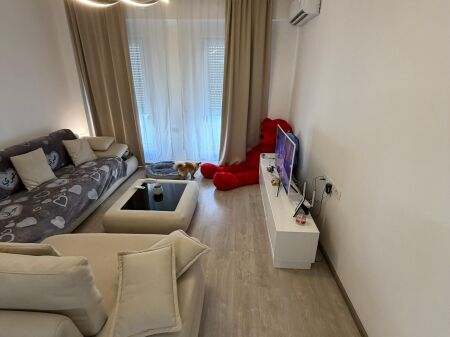 Jepet me qira apartamet 1+1 tek 21 Dhjetori