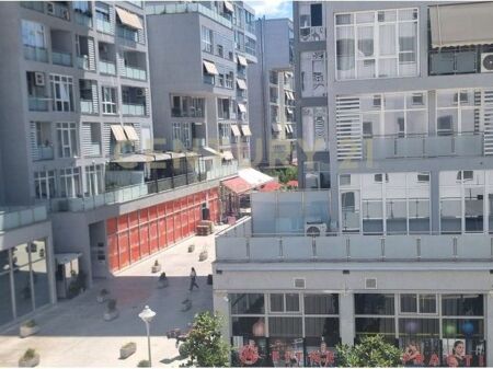 Apartament 1+1 me Qira te Kika 2, Komuna e Parisit! 700 € /Muaj