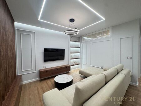 Apartament 2+1 per qira tek Selvia