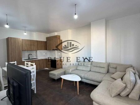 Apartament 1+1 Për Shitje në Durrës Plazh Stacioni i Parë