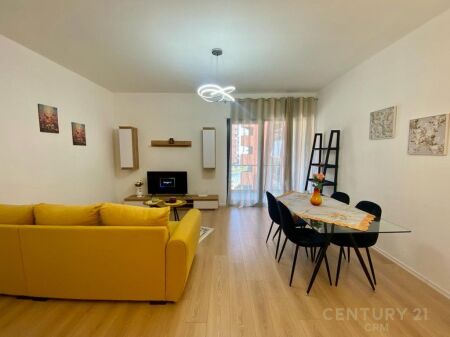 OASIS , UNAZA E RE JAPIM ME QIRA APARTAMENT 1+1 + GARDEROBE