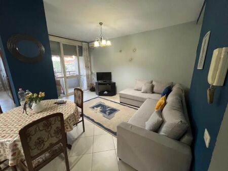 Jepet me qira apartament 1+1