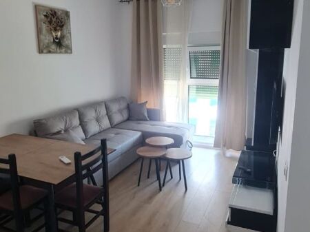 Jepet me qira 2+1 Ali Demi Residenca Kadiu 50.000 leke