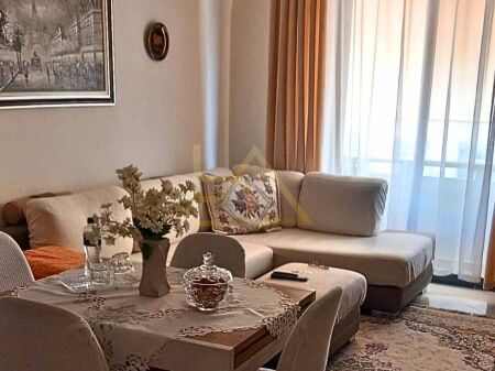 Shitet Apartament 2+1 – Qendra e Tiranës