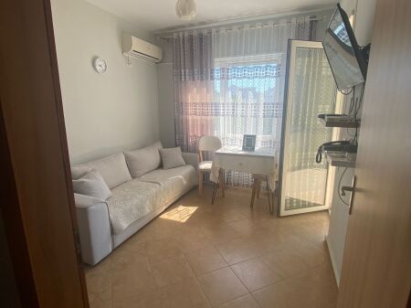 Apartament 1+1+ Garazh  për Shitje , kompleks me pishine  -Mali i robit