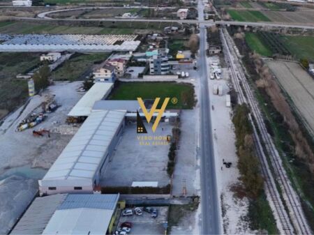SI AFFITTA AMBIENTE INDUSTRIALE 7.190 M2 A LEVAN FIER 2.500 EURO