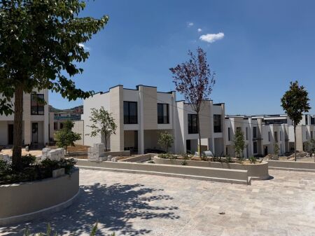 Shitet Apartament 2+1+oborr Maison De La TerreMjull Bathore, TEG