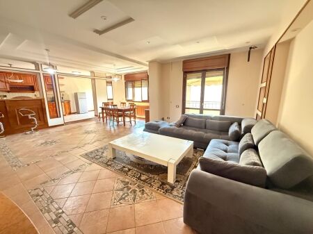 Appartamento In Affitto 3+1+2 Vicino Komuna e Parisit (ID B230215) Tirana