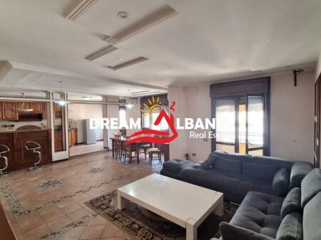 Appartamento 3+1+2 in affitto vicino alla rotatoria di Komuna Parisit, Tirana (ID 4231500)