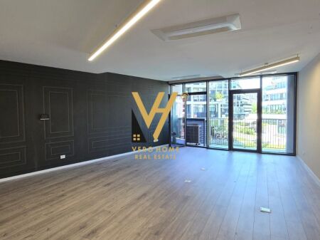 JEPET ZYRE 102 M2 ME QERA TE LAKE VIEW 1.500 EURO