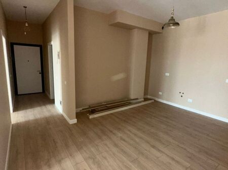  Shitet Apartament 1+1 – Porta Tirana e Re