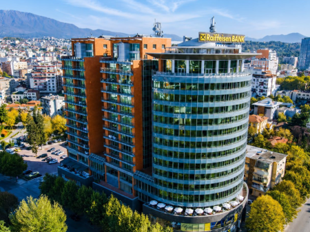  LOCALE COMMERCIALE IN AFFITTO – ETC