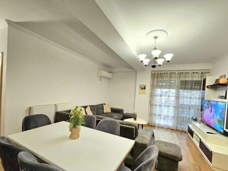 🏢Giardino Botanico affitta appartamento 2+1+garage, arredato.700Euro    